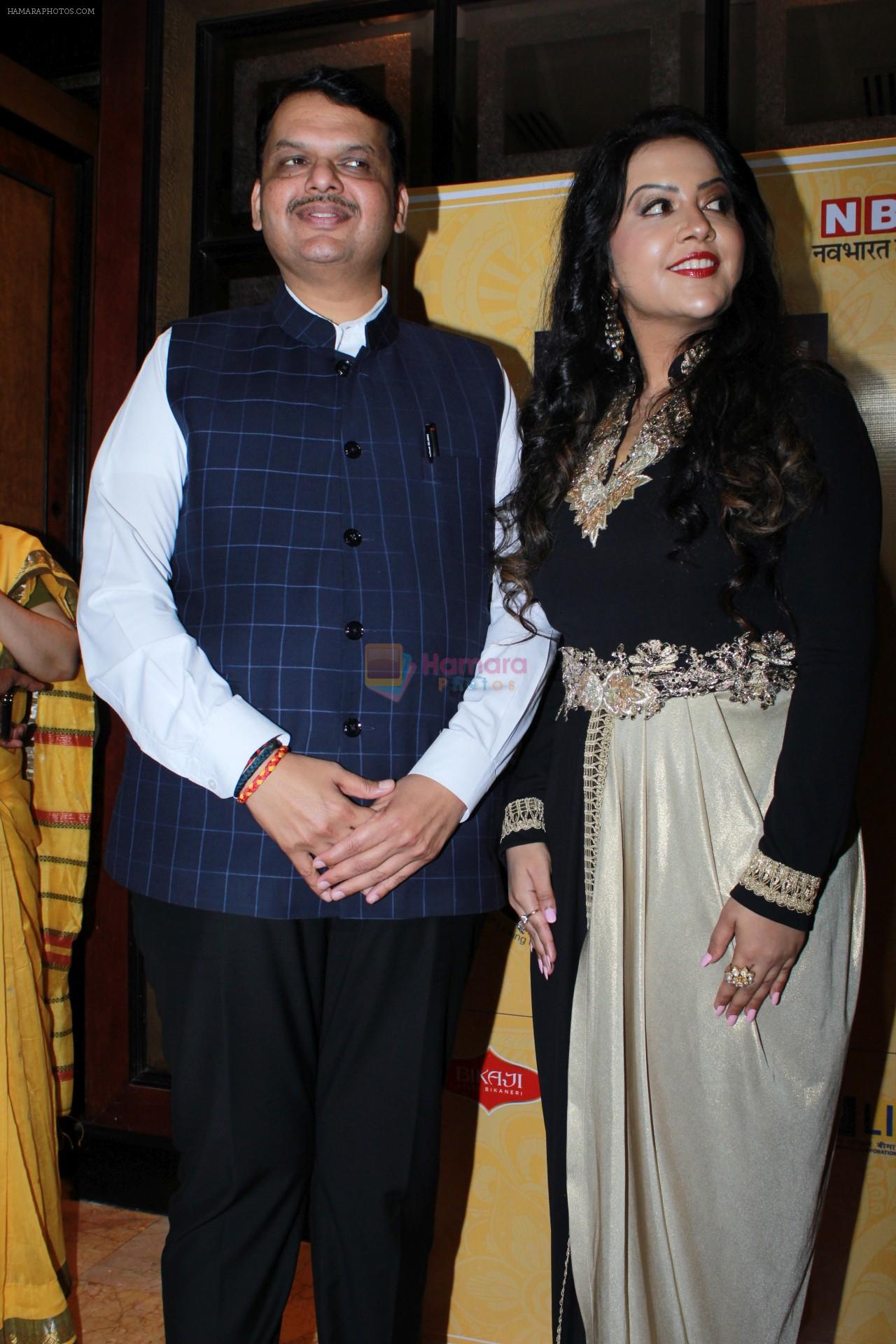 CM Devendra Fadnavis with wife Amruta Fadnavis at the red carpet of NBT 